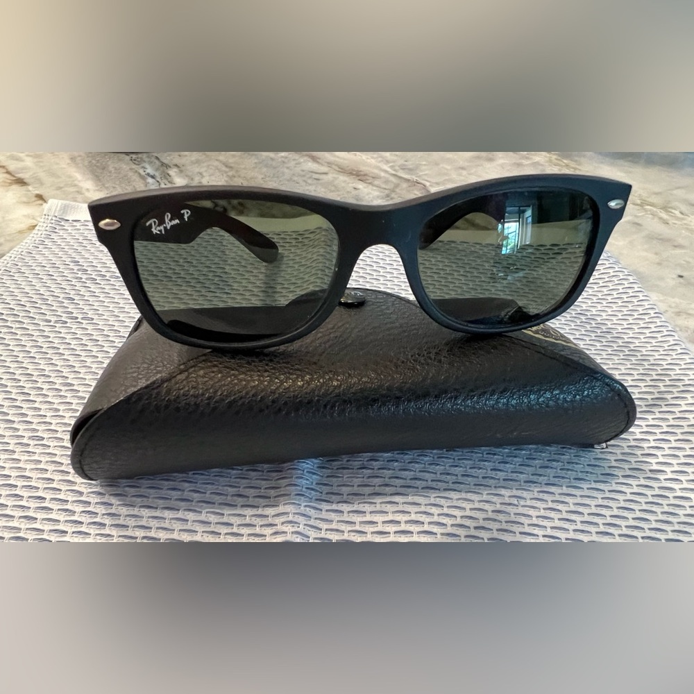 Ray-Ban Wayfarer Polarized Sunglasses